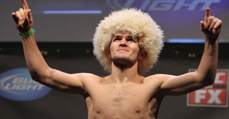 Хабиб Нурмагомедов ударил поклонника фото