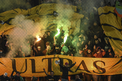 В «Анжи» предложили выгонять ругающихся матом фанатов со стадионов фото