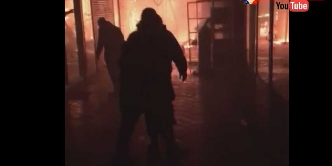 Пожар произошел на рынке в Махачкале фото