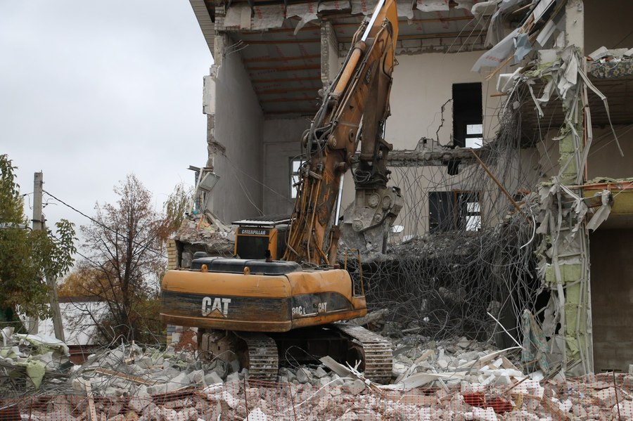 Суд постановил снести очередную многоэтажку фото
