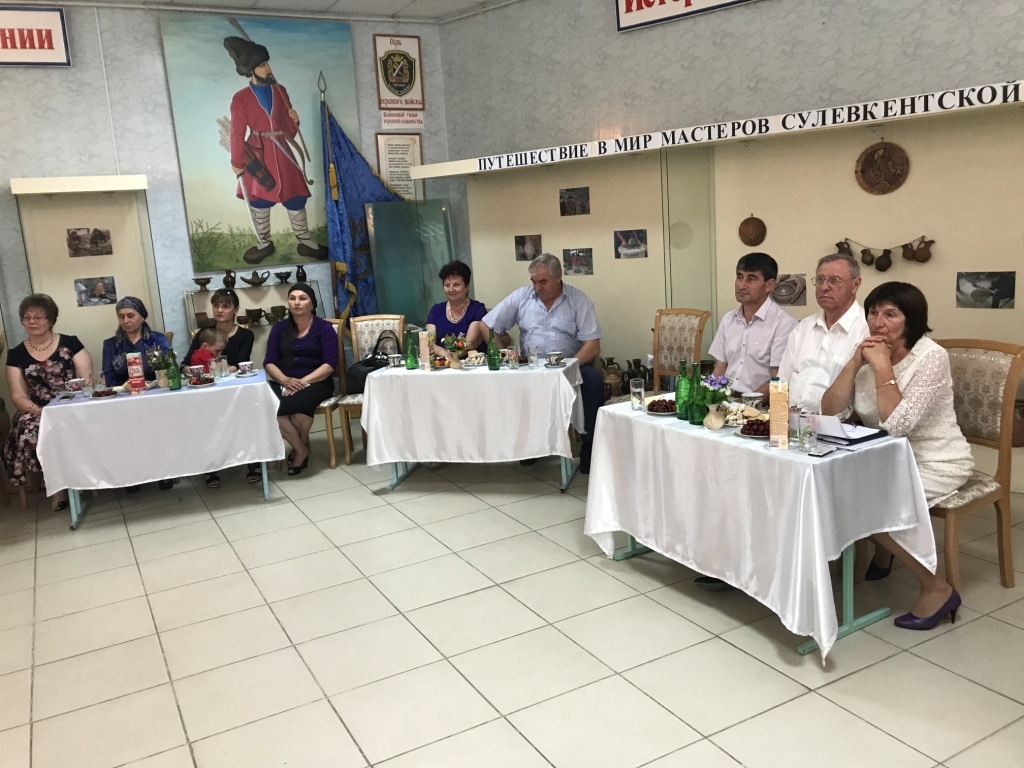 День медицинского работника отметили ветераны здравоохранения в городе Кизляр фото