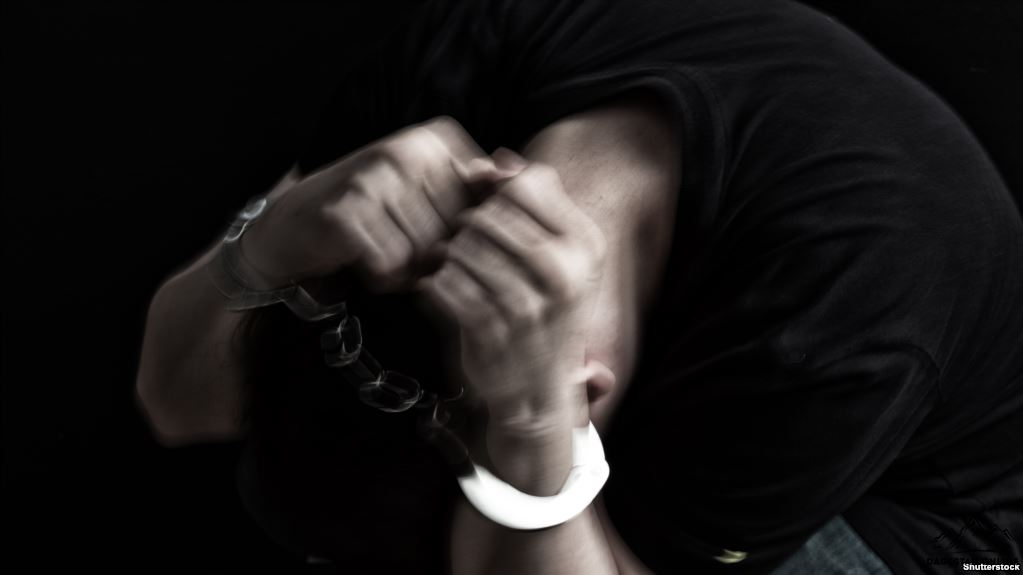 Оговорил себя под пытками следственного комитета фото