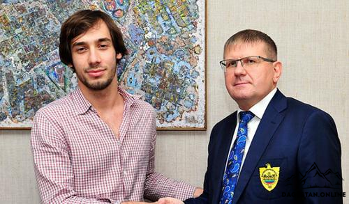 Анжи - живи! Новый спонсор дал шанс команде фото