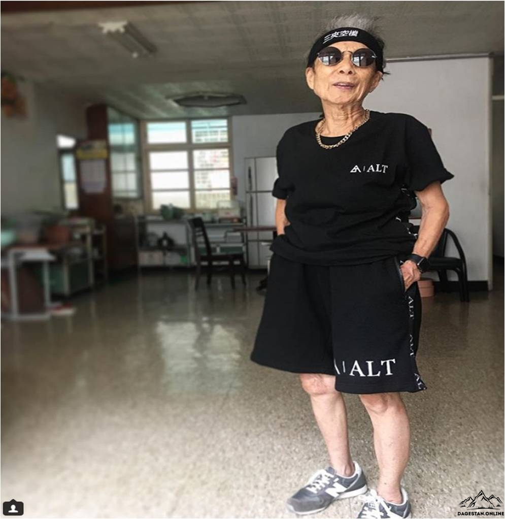 Молодость не признак популярности в социальных сетях фото