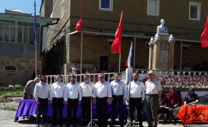 Гастроли коллектива «Поющая Чарода» прошли в Чохе фото