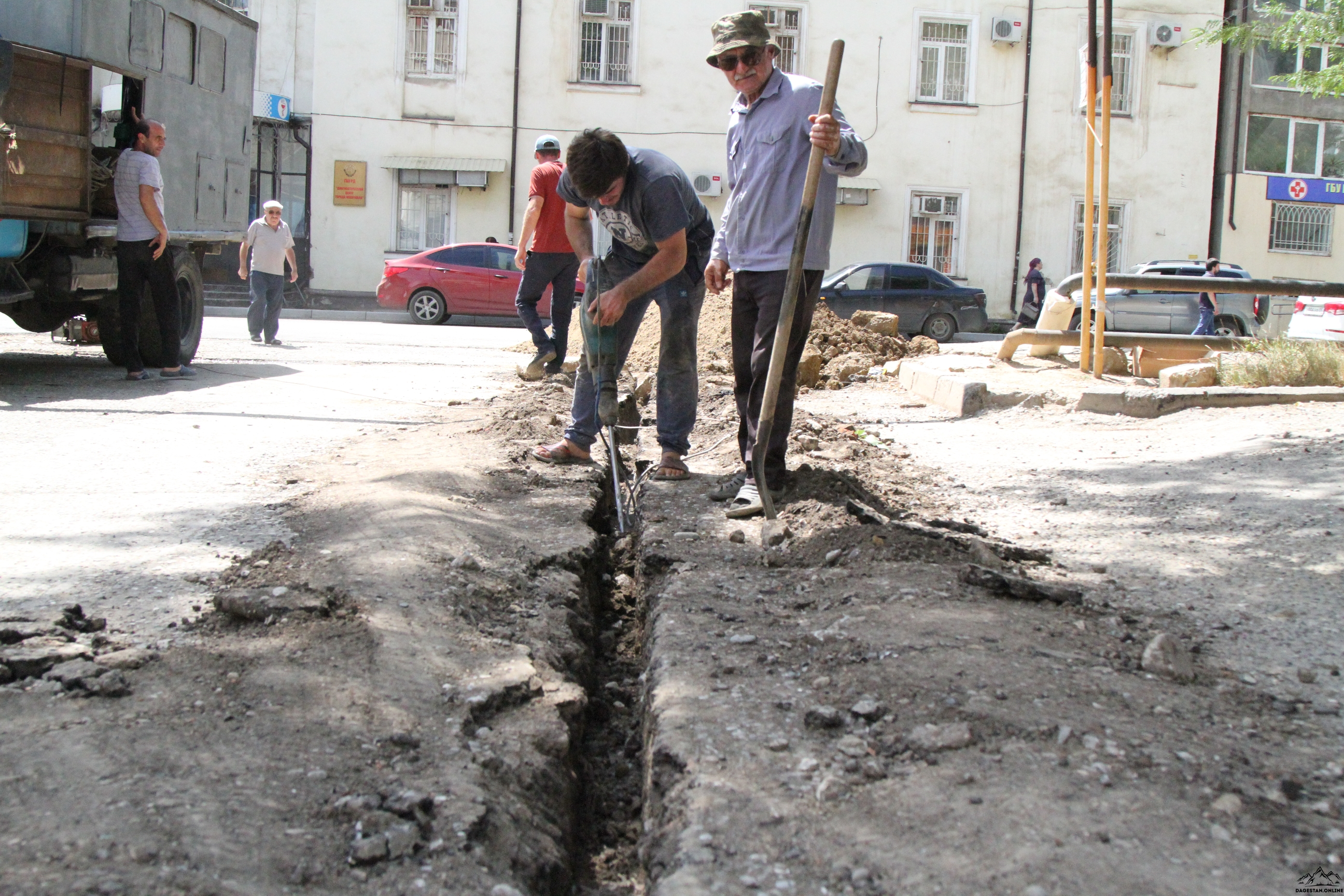 Новый водопровод на улице Нахимова фото
