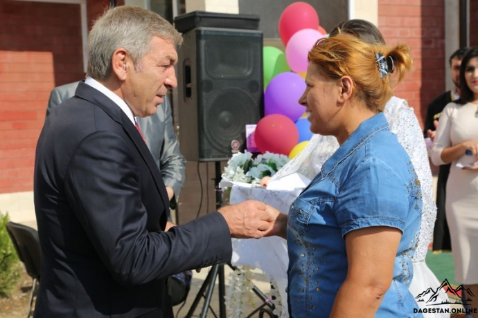 Семьи из Дагестанских Огней получили новое и комфортабельное жилье фото