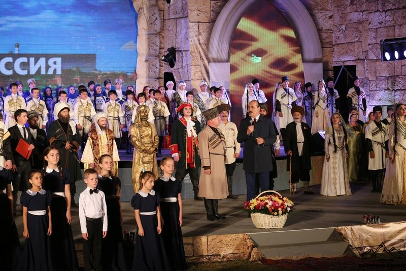 Крепость Нарын-Кала стала площадкой для красочного празднования фото