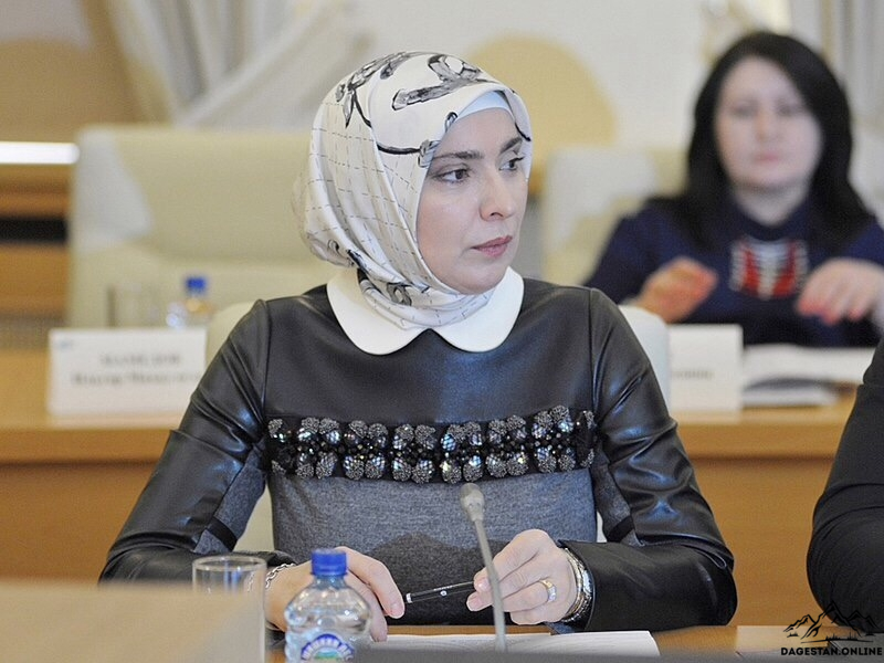 Супруга муфтия Дагестана намерена баллотироваться в президенты России Супруга муфтия Дагестана намерена баллотироваться в президенты России фото