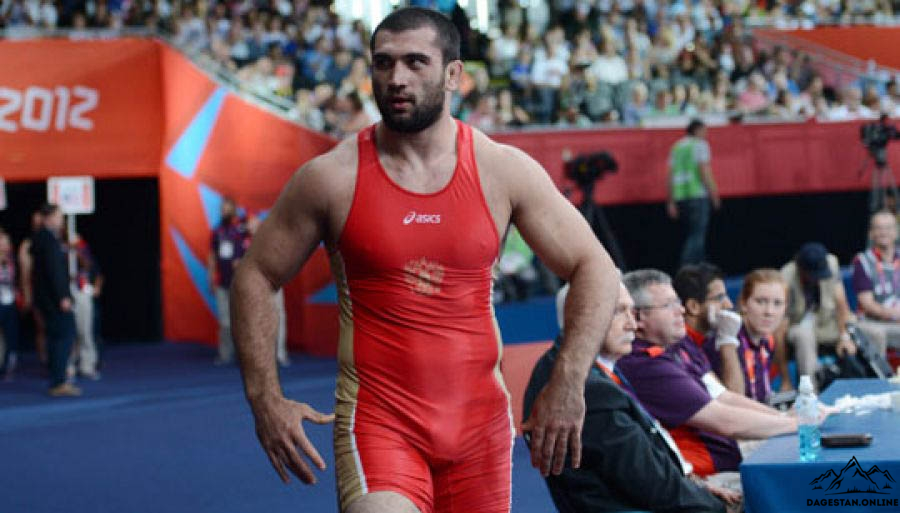 Джамаладин Магомедов победил Мурадина Кушкова в борьбе за бронзу чемпионата Европы фото