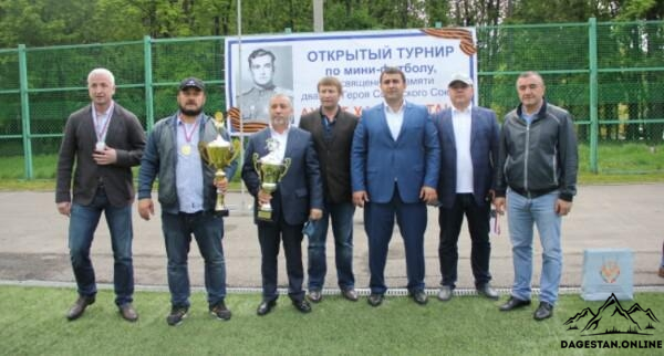 10 команд участвовали в чемпионате по мини-футболу в Орловской области памяти дважды Героя Советского Союза Амет-Хана Султана фото