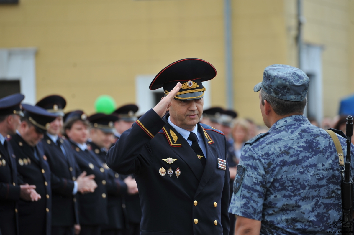 Врио губернатора посмотрел, как живут красноярские полицейские в Дагестане фото