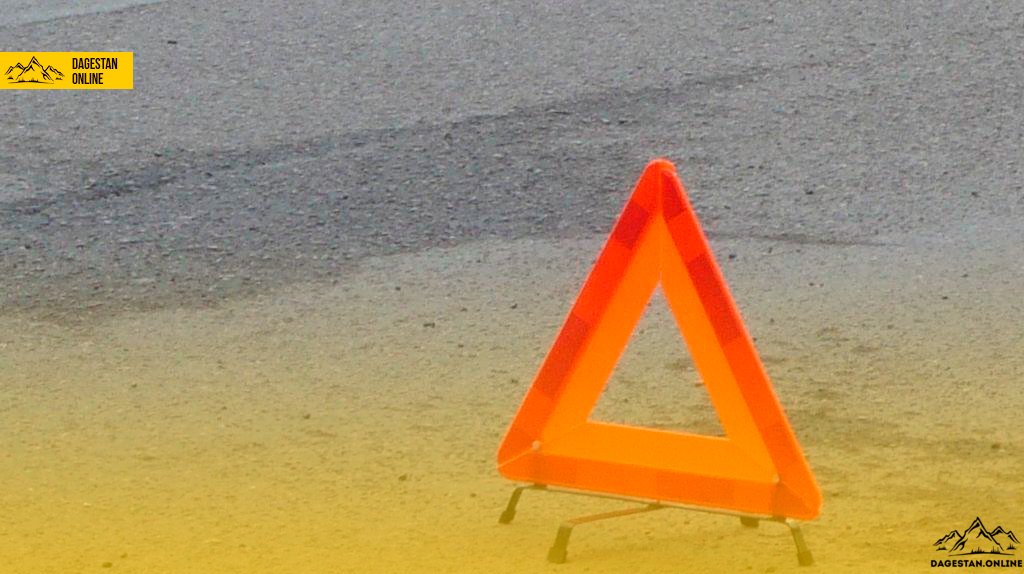 В Дагестане 15-летний подросток на Mercedes сбил трех пешеходов   фото