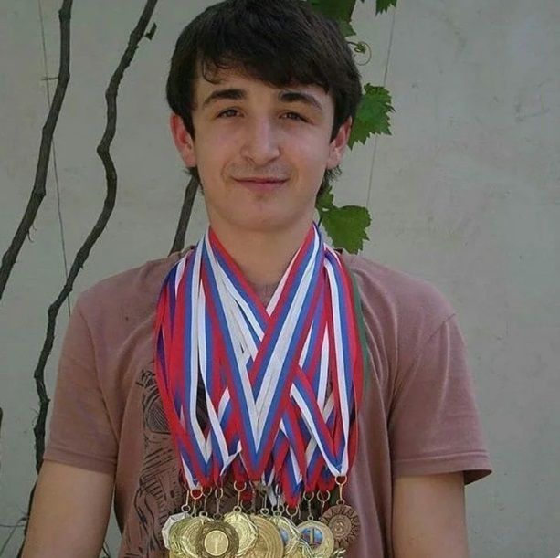 Как выглядели и чем занимались звёзды UFC до того, как стали популярными? фото