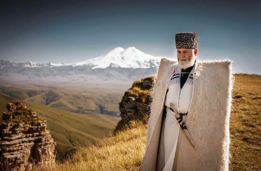 Какой народ Дагестана создал бурку? фото