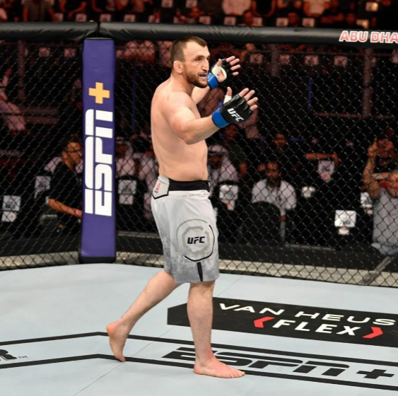 Самые богатые бойцы UFC Дагестана фото