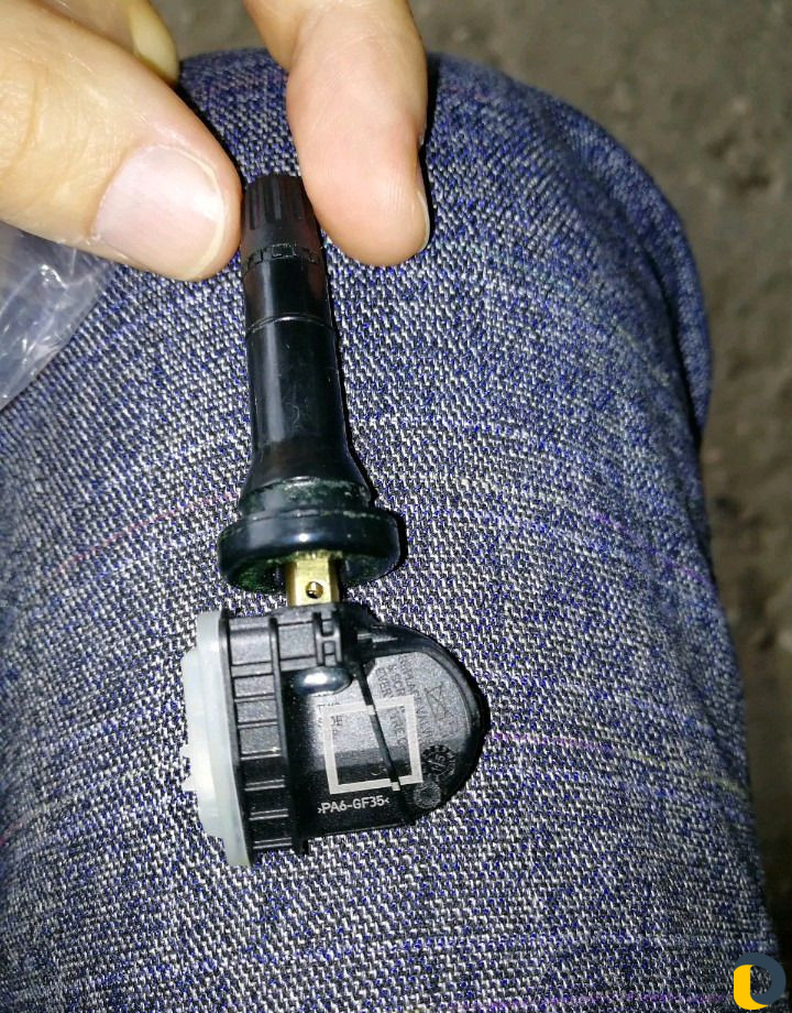 Адаптация (активация) датчиков давления в шинах Адаптация (активация) датчиков давления в шинах фото