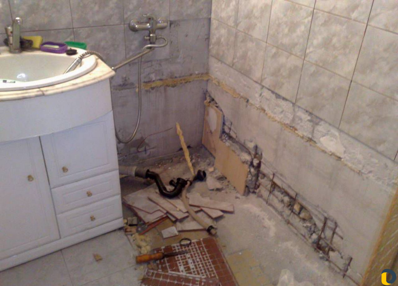 Демонтаж ванной комнаты