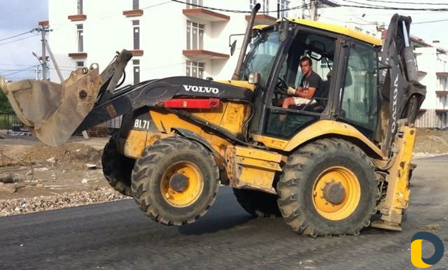 Погрузчик экскаватор фото