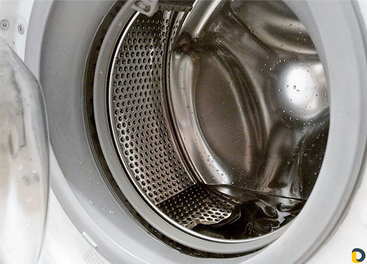 Почему стиральная машина сразу сливает. Барабан для стиральной машины Лджи. Вода в барабане стиральной машины.