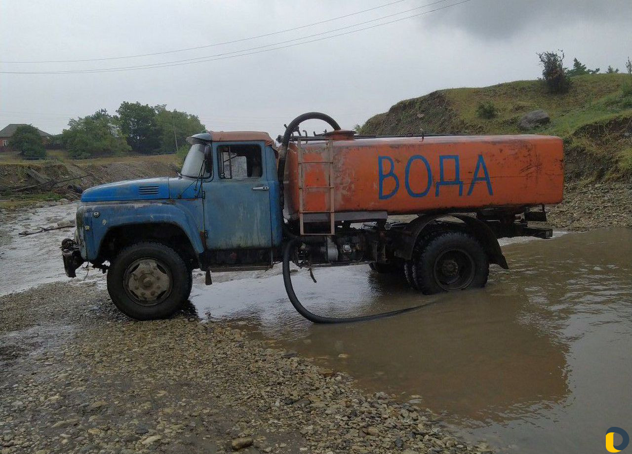 Водовоз заказ. Спецтехника водовоз. FAW водовоз. Водовоз Успенка.