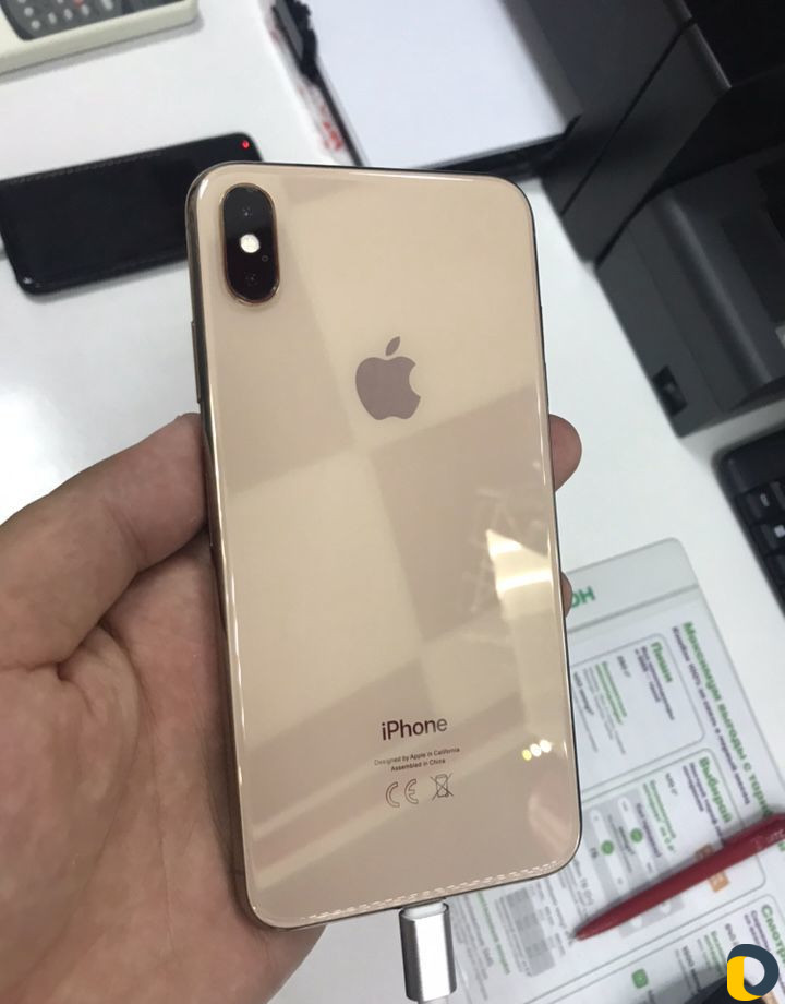 Замена задней крышки iphone xs max. Айфон 8+ задняя крышка.